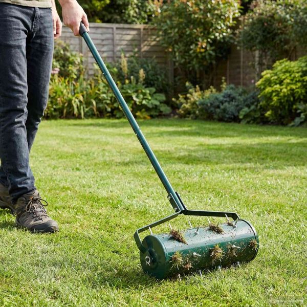 Валяк за трева с дръжка и клипси за аератор Зелен 128 x 38 см