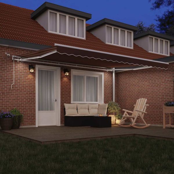 Автоматично прибираща се тента с LED, кафяв, 450x300 см