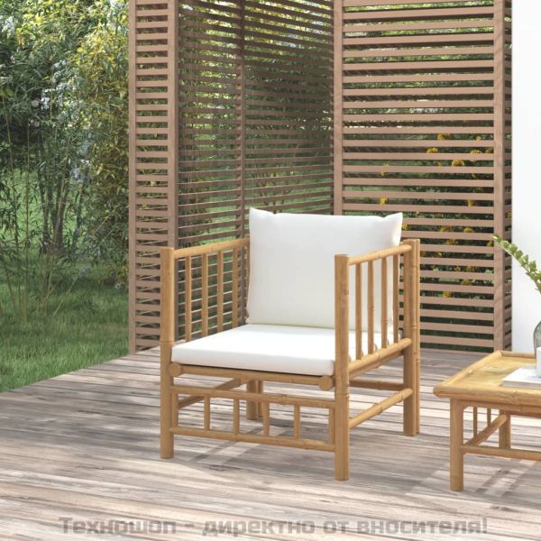 Градински диван с кремавобели възглавници бамбук