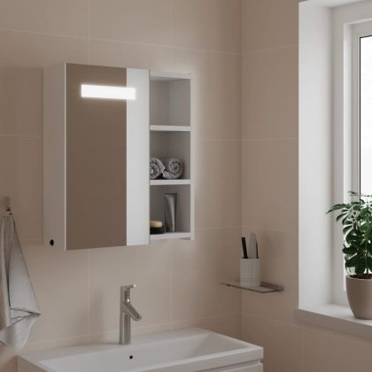 Огледален шкаф за баня с LED светлина бял 45x13x52 см