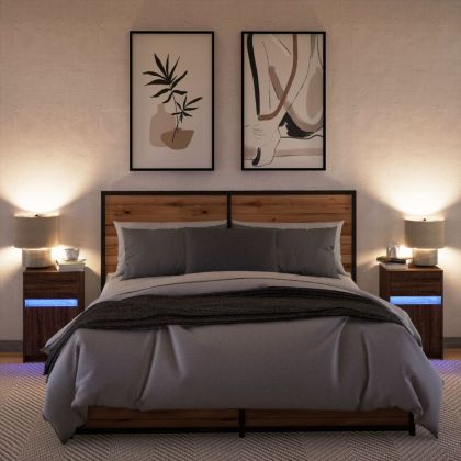 Нощни шкафчета с LED, 2 бр, Кафяв дъб, инженерно дърво