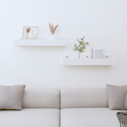 Стенни рафтове 2 бр бели 50x12x9 см масивно борово дърво