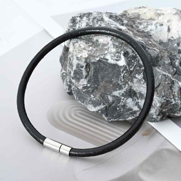 Кожена връв Черно Ø5 мм x 5 м Кожа