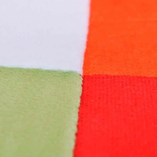 Фотьойл, кубична форма, хромирани крака, пачуърк дизайн текстил