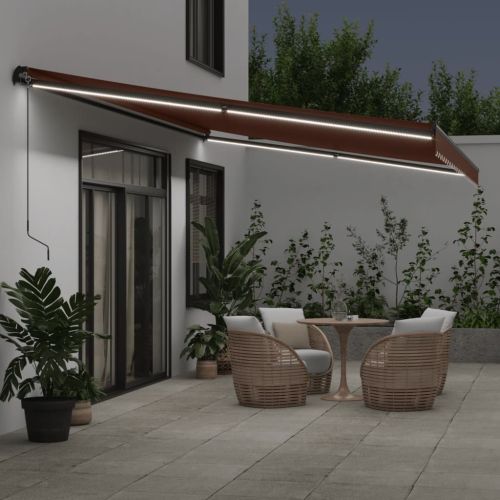 Ръчно прибираща се тента с LED, кафяв, 500x350 см