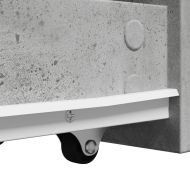 Тесен скрин за баня с колелца, бетонно сив, инженерно дърво