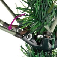 Готова осветена коледна елха с шишарки зелена 225 см PVC и PE